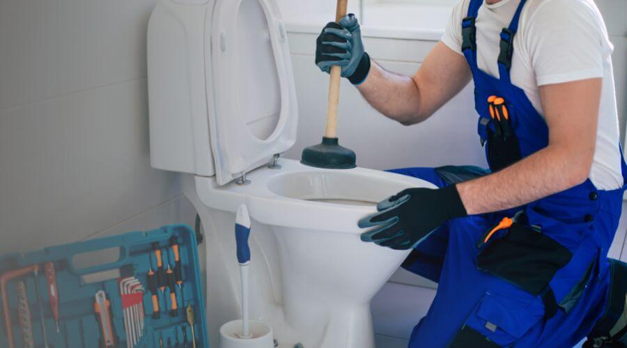 Expert burst pipe repair services in Rochelle, TX